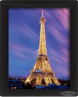 Paris, Eiffelturm in der Dämmerung